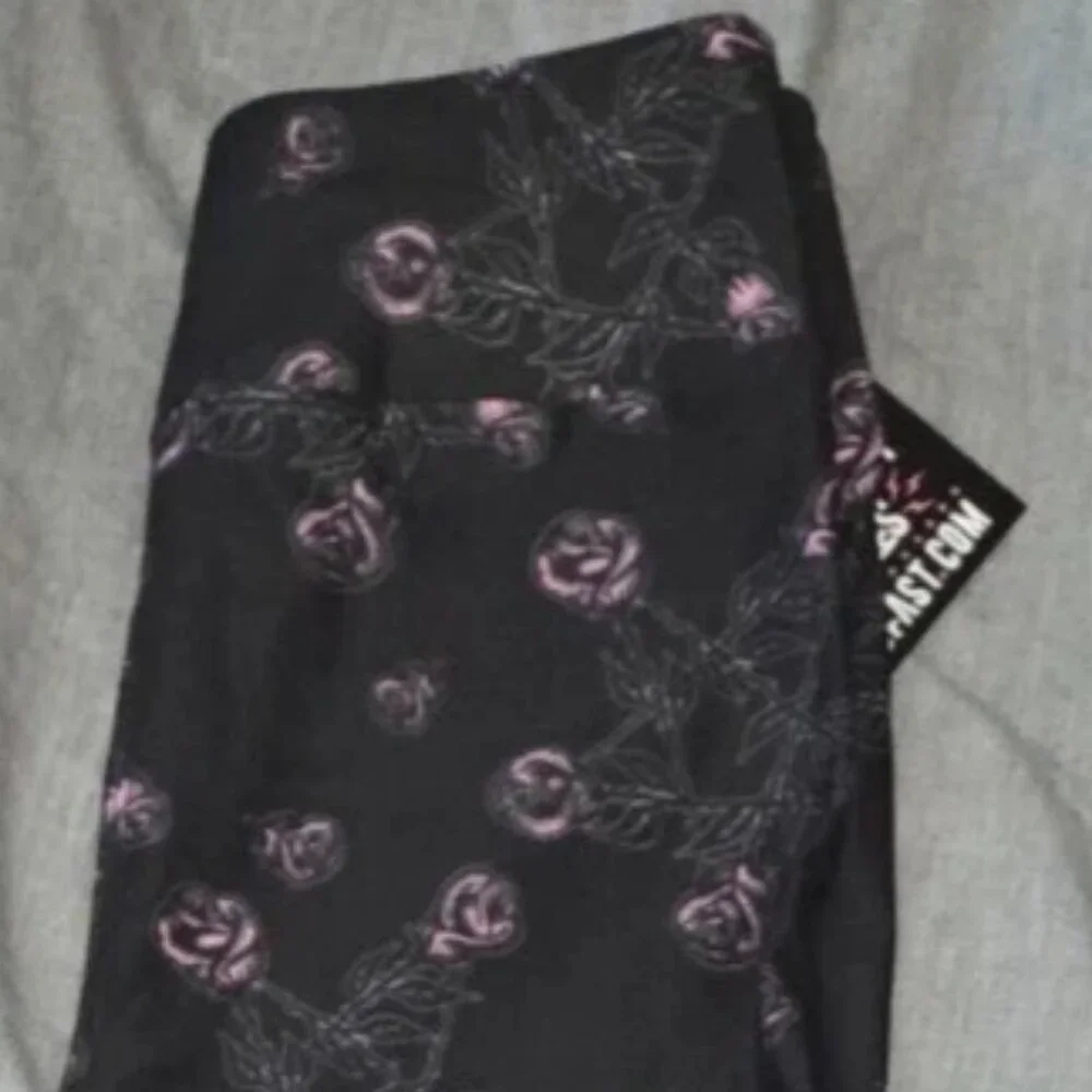 Rose Stemmed Pentagram - Flared (bell bottom) pant in Pink & Black [Small] *NWT* - Picture 4 of 4